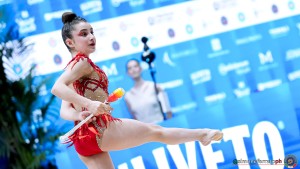 aa q guyumjian lily arm ph simone ferraro sfa07679 copia